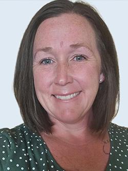 Amanda Davis headshot
